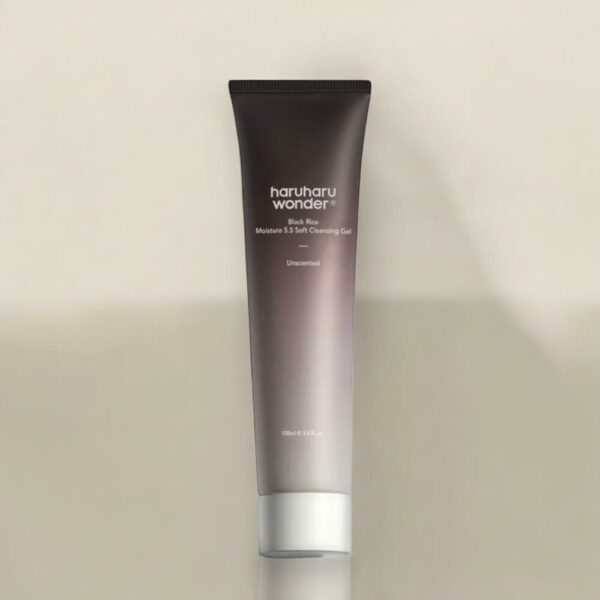 Haruharu Wonder Black Rice Moisture Soft Cleansing Gel 100ml, gel nettoyant doux à base de riz noir, conçu pour éliminer les impuretés tout en hydratant et apaisant la peau.