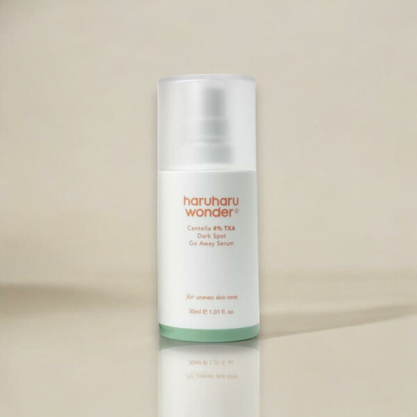 Haruharu Wonder Centella 4-TXA Dark Spot Go Away Serum 30ml, sérum ciblant les taches sombres, à base de centella asiatica et 4-TXA, pour unifier le teint et améliorer l'éclat de la peau.